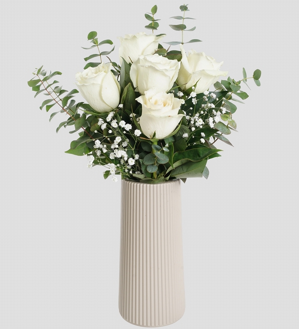 Bej Vazoda Beyaz Güller
